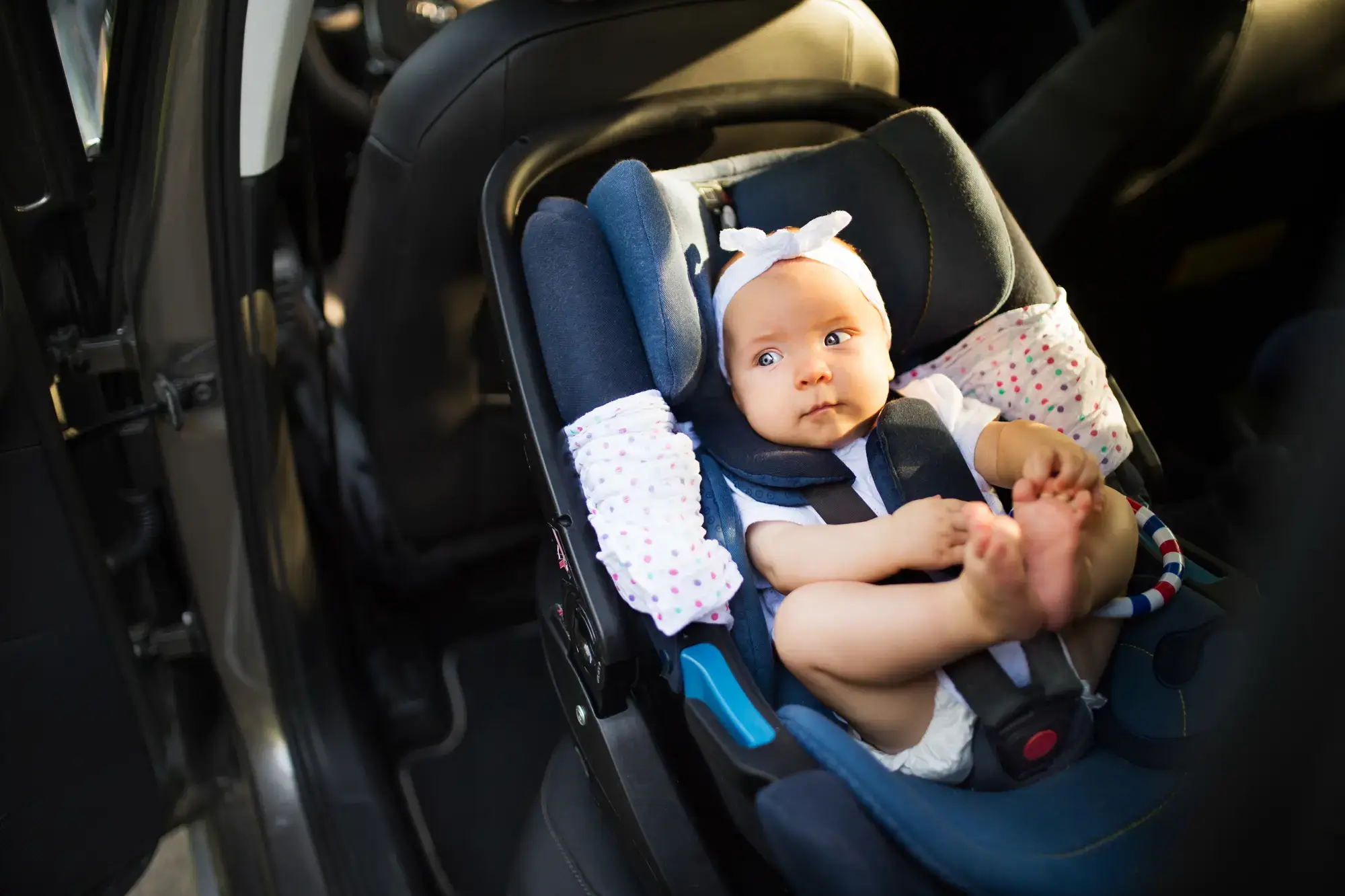 VTC avec siège auto bébé à Bordeaux — enfant en sécurité