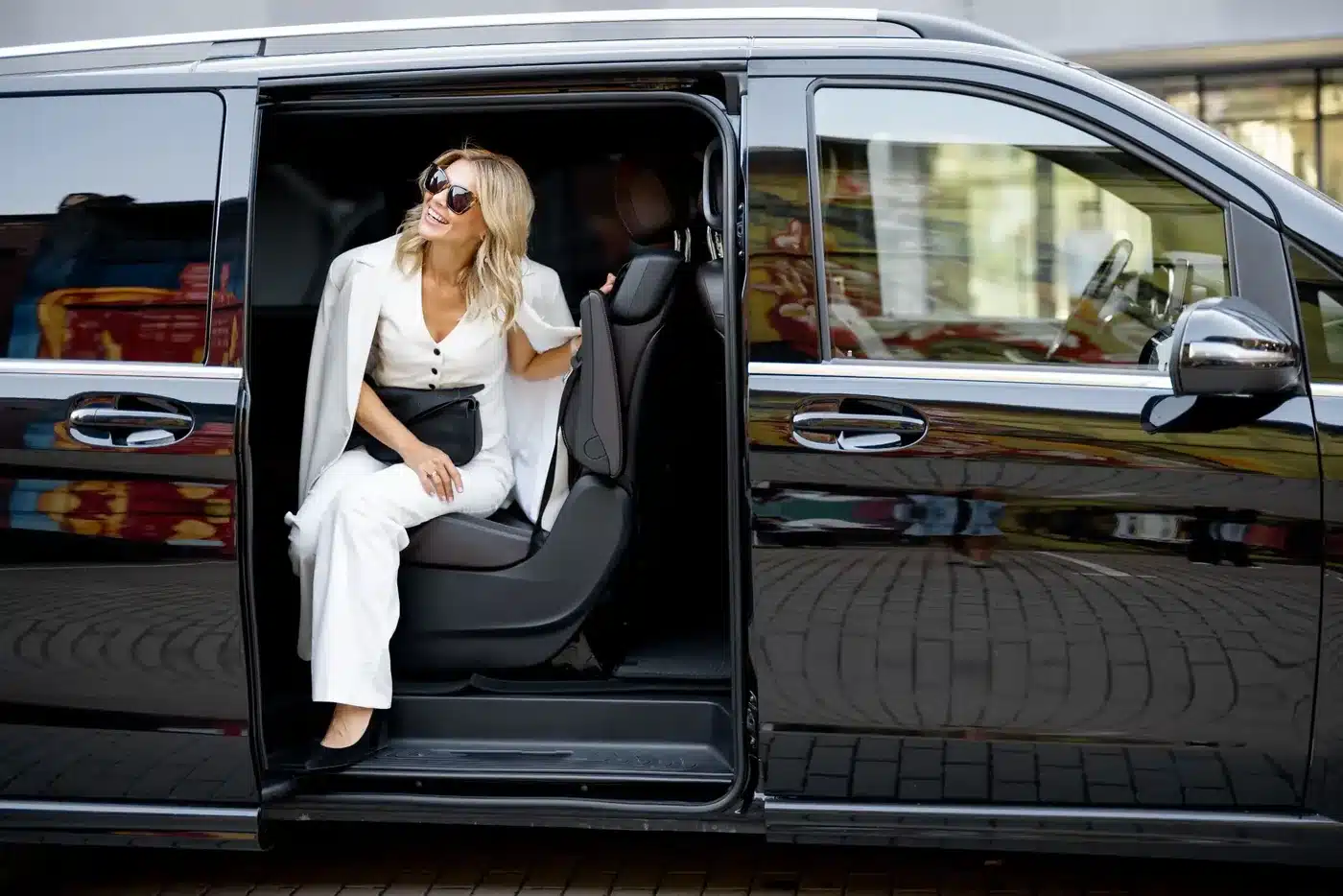 VTC van 7 places à Bordeaux — groupe et bagages